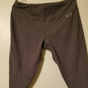 Capri workout pants
